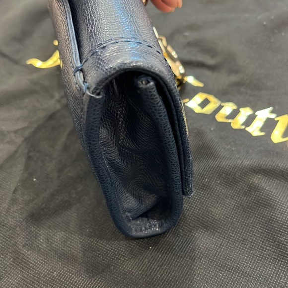 JUICY COUTURE NAVY BLUE LEATHER CLUTCH BAG. DUST BAG INCLUDED - Picture 11 of 13